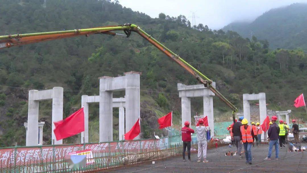 石泸高速建设进展喜人，最新动态温馨揭晓